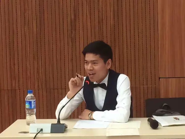 顾雷简介（副本）