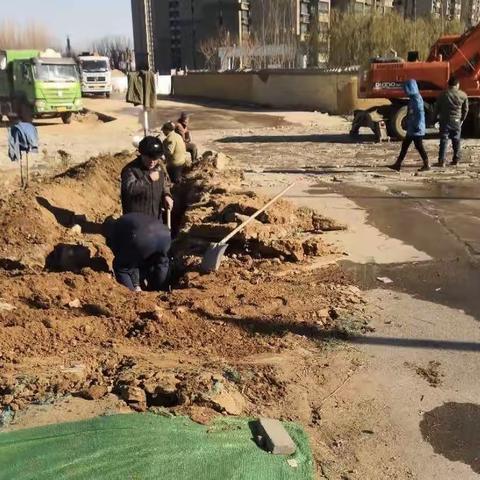 加班加点抢工期 为污水管网改造尽全力