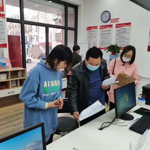 武安市劳动就业局局长杨帆、民政局副局长朱瑞清两位领导莅临西岭湖社区调研指导工作