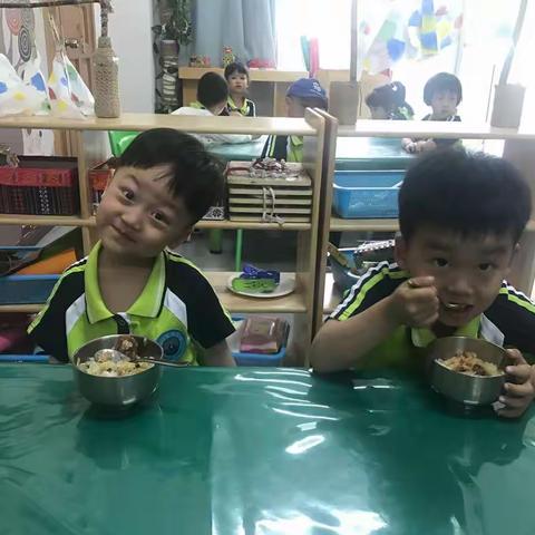 官渡区幼儿园小一班——《营养膳食，健康伴你左右》