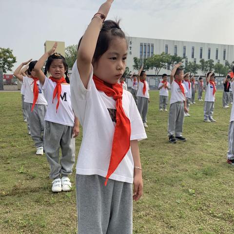 疫情下我们成长，共圆中国梦——罗开富小学庆祝六一暨新生入队仪式