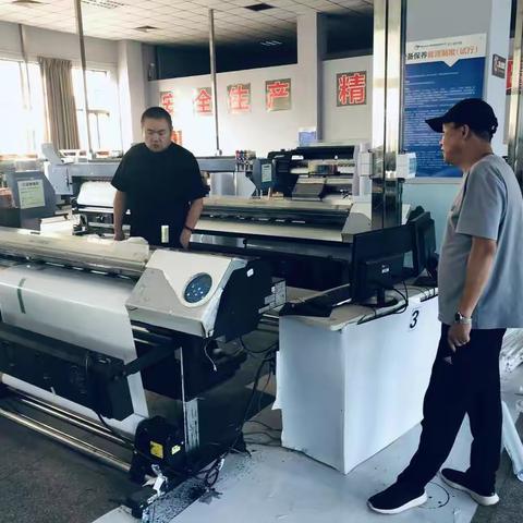 中秋节，致敬为保障COP15顺利召开而坚守岗位的昆明公交广告人！