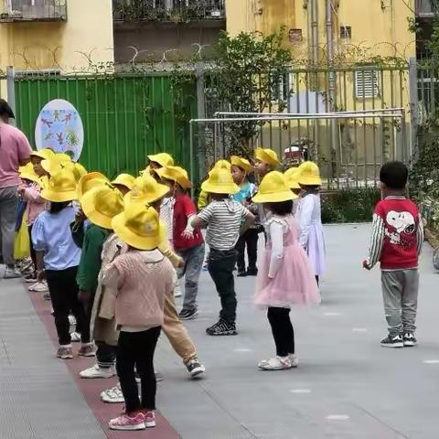 红塔区洛河中心幼儿园“开展三查三比三热爱三提升”专题活动之教师到区二幼跟岗跟班学习活动剪影