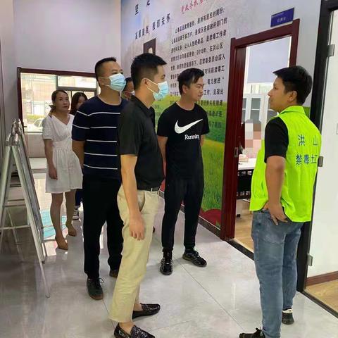 杨林社区涂书记及社区工作人员到青菱街中心戒毒社区参观学习