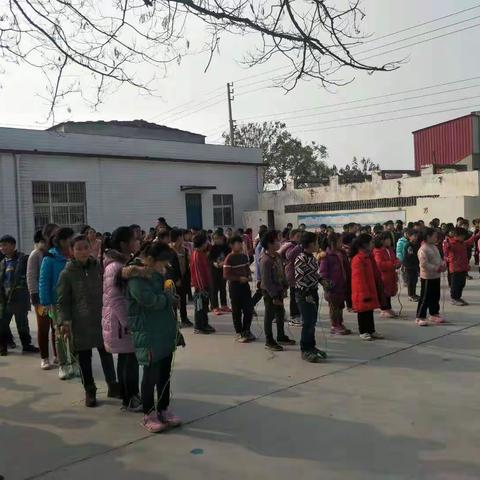 放飞梦想，跃动童年 ------谢招学校跳绳比赛剪影