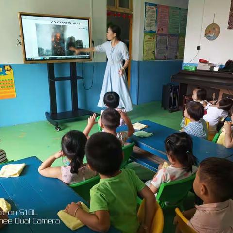 阳光小区幼儿园2019年秋季消防安全教育课一一防火紧急疏散演练