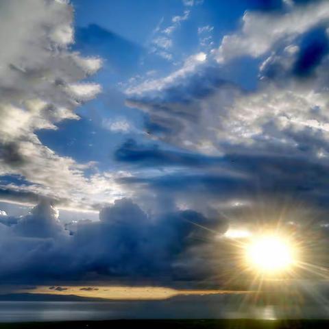 在离天最近的地方遛弯  麦积山