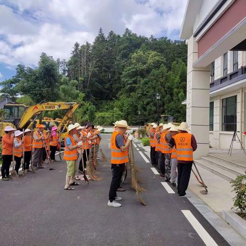 寻乌打响公路水毁抢修大会战