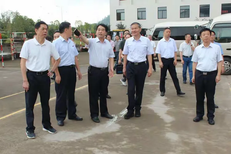 加速推进文旅康养产业落地7月11日上午,市委书记林兴禄,市长余红胜