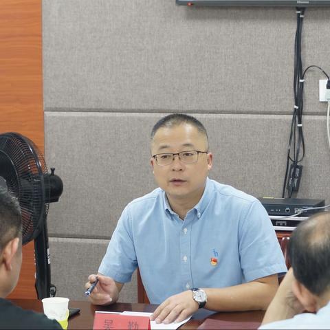 台江区委政法委传达学习全区领导干部大会及区委常委（扩大）会议精神