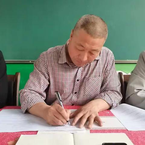 黄陈学区党支部第九次集中学习暨党史知识竞赛答题