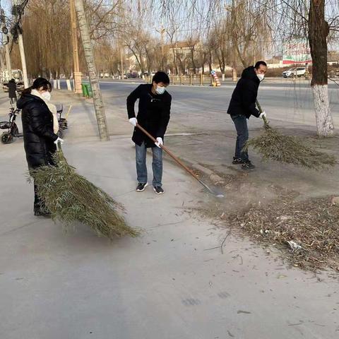 城关街道大力开展环境卫生整治工作，确保群众干干净净过大年