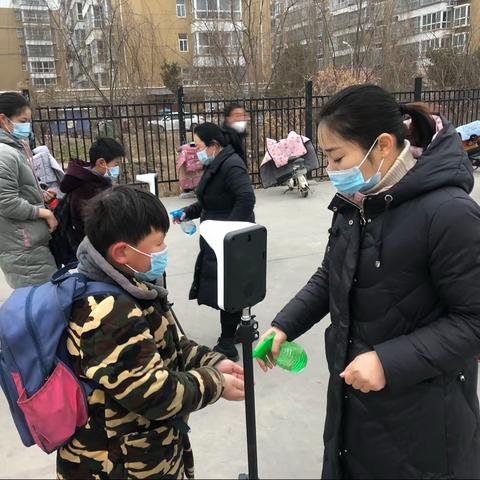 虎虎生威，开学大吉！——2022年春季苗桥镇中心小学开学第一天