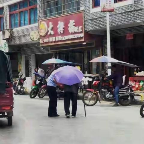 警民一家亲 博爱暖人心