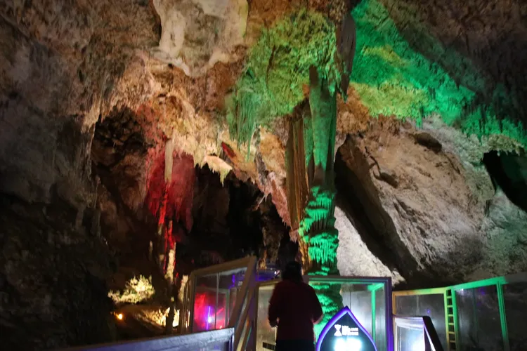北京房山区石花洞一日游!