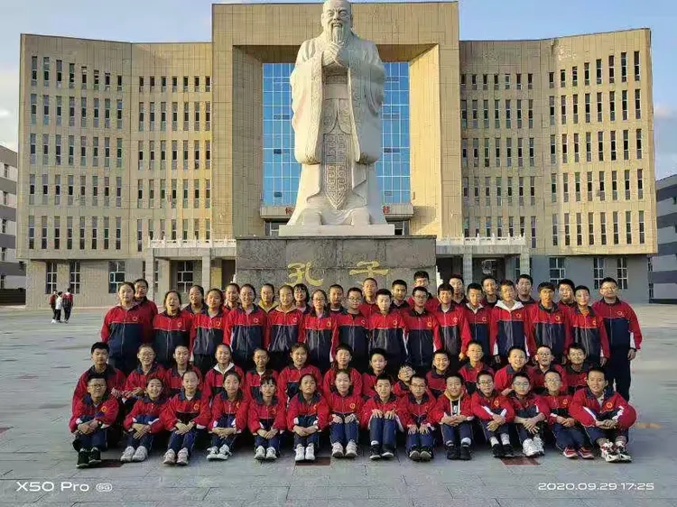 怀仁市第十一中学初中部393班期中考试颁奖仪式