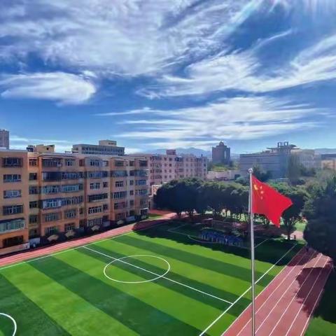 乌鲁木齐市第十九小学“做文明使者”走进瓷厂社区服务活动