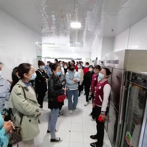 “舌尖上的北幼”北岸新区幼儿园第一届家委会品餐活动掠影