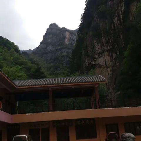 仰天大笑出门去，走过黄柏塬;穿越青峰峡，进入核桃坪!