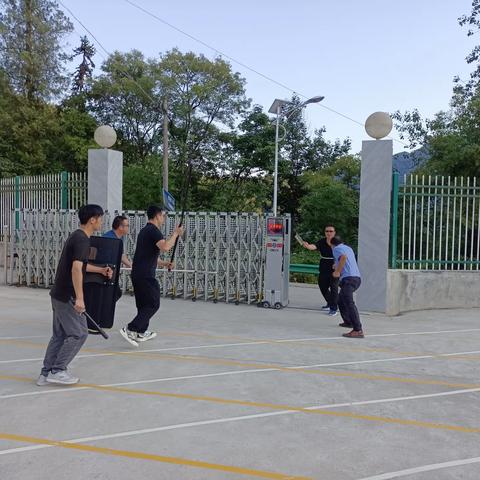 平安镇中心小学开展反恐防暴演练活动