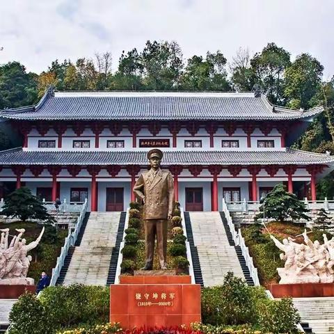 2019清明祭英烈 德兴革命历史纪念馆迎来祭扫参观高峰