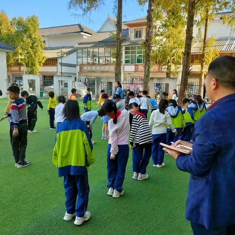 【洪岩镇中心小学—历小篇】秋日微风梦起航 常规检查促成长