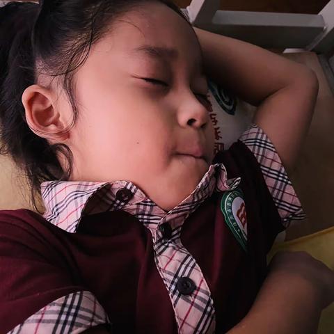 保于心，育于心，用心呵护每个孩子，孩子们都进入了梦乡，睡午觉，精神好，下午上课没烦恼。#创优堂托管午托班日常