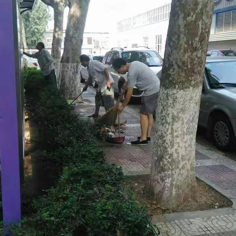 长延堡街办东仪社区大力开展卫生整治活动，迎接全国文明城市复审。