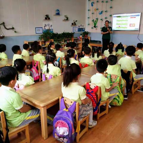 “敬老爱老，从我做起”——东城实验学前教育集团九洲园重阳节活动