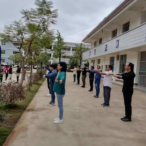 路 居 镇 上 坝 小 学 第 六 、七周  工 作 简  报