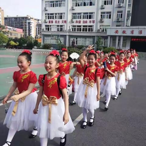 🎉🎉🎉🎉淮南文汇学校艺术中心合唱团参加淮南电视广播电台举办建国70周年歌唱祖国活动首场成功晋级