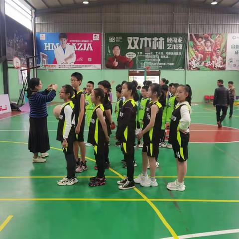 迎＂篮＂而上，放飞梦想      －－实验小学第三届＂飞度体育＂校篮球联赛