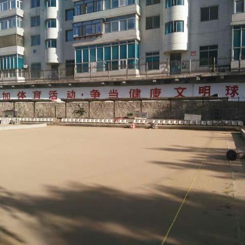 一一向美化鞍山门球场的奉献者们致敬！