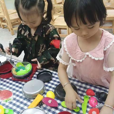 昆仑森林幼儿园——小2班幼儿室内自主游戏美篇