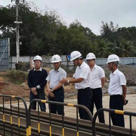 市住建局王旭明书记调研新海港GTC与海口市国际免税城周边交通配套路网项目