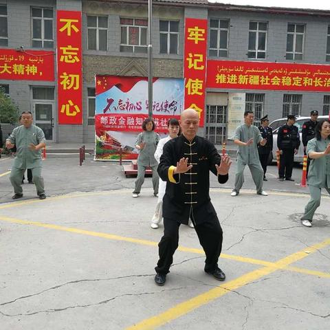 《张杰太极》走进社区，学校公益活动