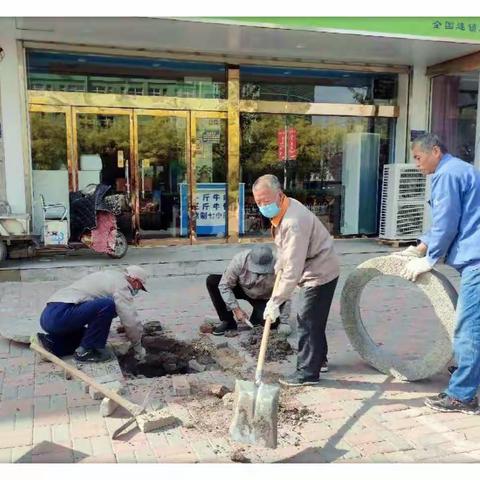 藁城区城管综合行政执法大队市政设施维护中心开展城区井盖集中整治活动