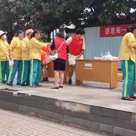 感谢有你，城市因你们而美丽！