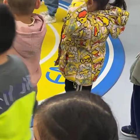 看我的早操，是不是很帅