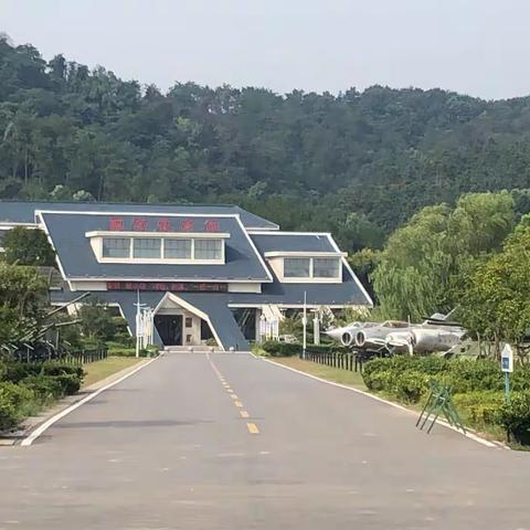 意志的磨练 青春的蜕变——高一5班军训掠影