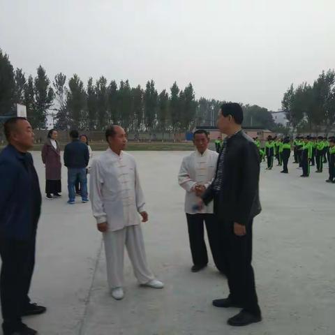 刘桂军书记到南堡中心校、南堡中学检查体育特色六步拳进学校和艺术特色学校创建工作