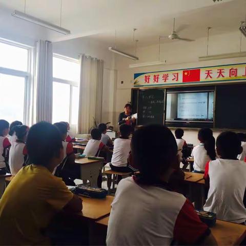 学校邀请领导举办听课视导活动