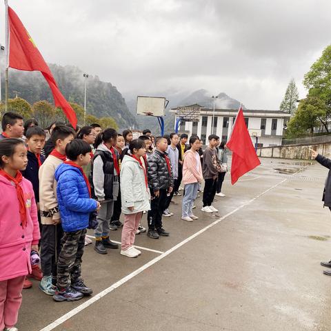 缅怀革命先烈，传承红色精神——四都坪乡中心学校清明祭扫活动