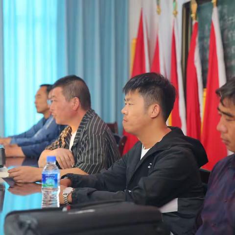 借得春风花更红