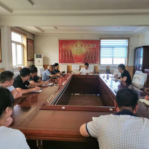 市住建局组织召开建筑起重机械行业安全座谈会