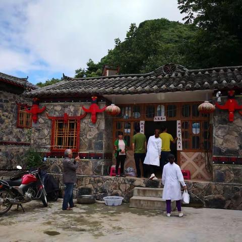 走进大山深处