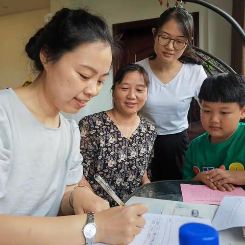 温馨家访路，静待花开时———中山小学301班暑期家访