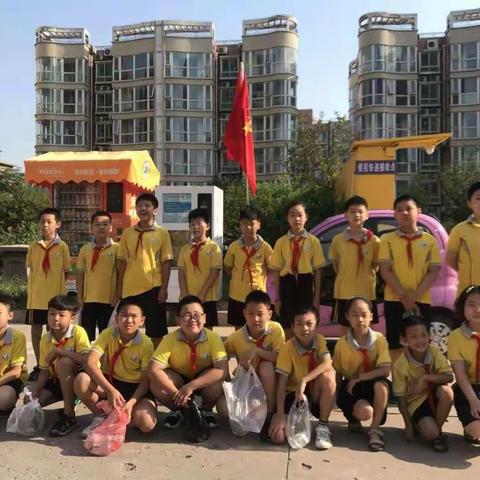 创建全国文明城市，做文明小小志愿者