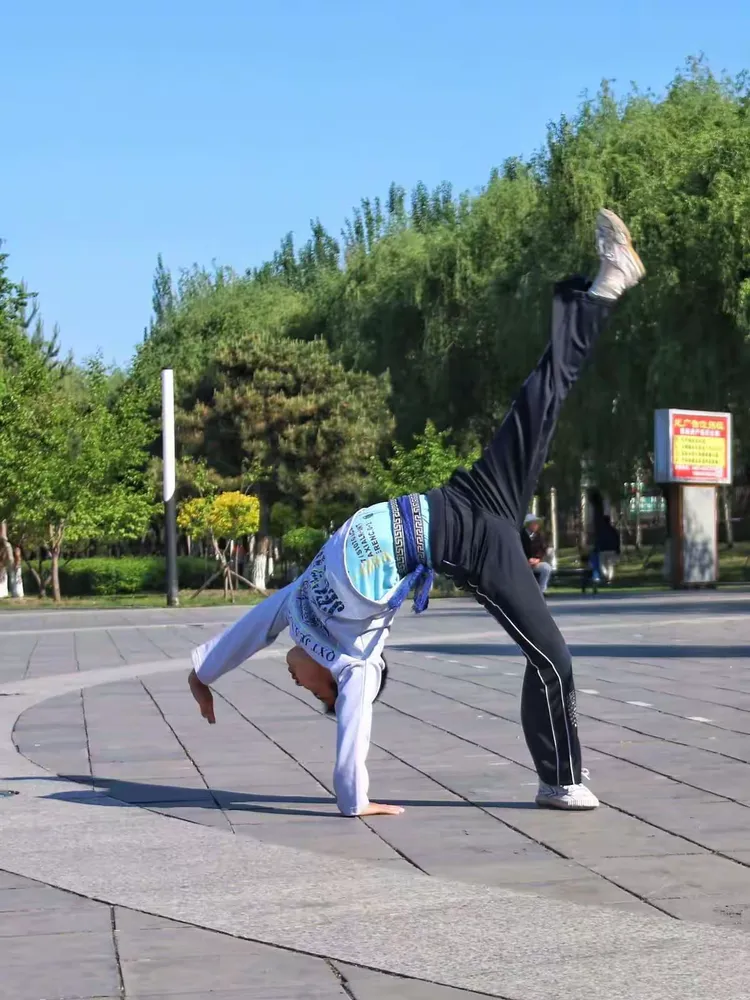 习武练功的孩子们（1）