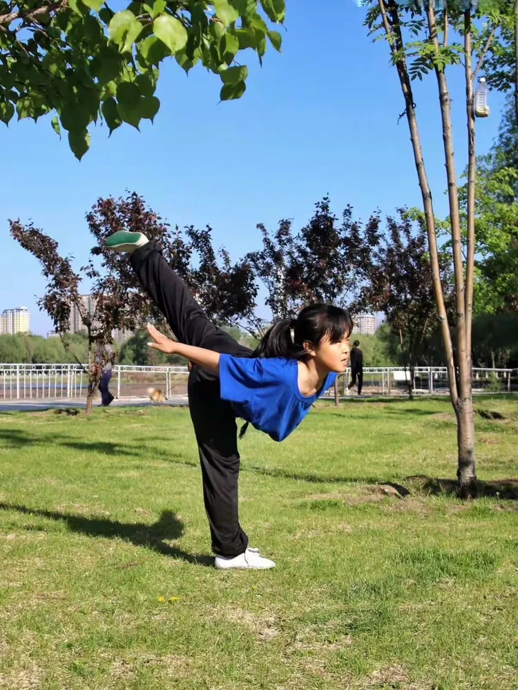 习武练功的孩子们（1）